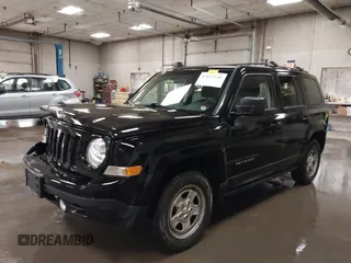 2013 Jeep Patriot Sport z VIN 1C4NJRBB9DD140293, wystawiony jako IAAI lot #42023140 z przebiegiem 84 831 mil mil oraz . Historia ofert i sprzedaży dostępna na DreamBid. Obrazek 2.
