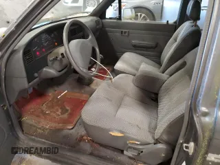 1992 Toyota Pickup DLX z VIN JT4RN93P0N5065687, wystawiony jako Copart lot #56355125 z przebiegiem 215 019 mil mil oraz Czysty tytuł • Clean title. Historia ofert i sprzedaży dostępna na DreamBid. Obrazek 7.