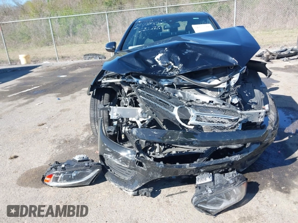 2018 Mercedes-Benz C with VIN 55SWF4JB1JU273692, listed as a IAAI auction lot 41827588 with 23,325 mi miles. Bid and sale history available at carsss.com. Image 6.