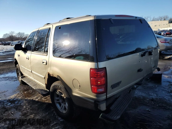 2000 Ford Expedition XLT with VIN 1FMRU1667YLB59133, listed as a Copart auction lot 45572835 with 206,773 mi miles and Salvage Title. Bid and sale history available at DreamBid. Image 2.