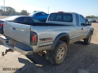 2004 Toyota Tacoma with VIN 5TEWN72N94Z389921, listed as a IAAI auction lot 41188910 with 222,023 mi miles. Bid and sale history available at carsss.com. Image 4.