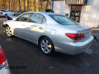 2005 Lexus ES 330 with VIN JTHBA30G355067558, listed as a IAAI auction lot 41273706 with 202,361 mi miles. Bid and sale history available at carsss.com. Image 3.