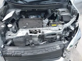 2023 Mitsubishi Outlander ES z VIN JA4ARUAU9PU007786, wystawiony jako IAAI lot #42343050 z przebiegiem 27 507 mil mil oraz . Historia ofert i sprzedaży dostępna na DreamBid. Obrazek 10.