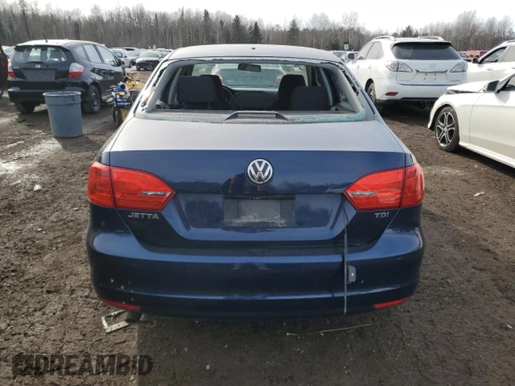 2014 Volkswagen Jetta Comfortline with VIN 3VWDL7AJ3EM389579, listed as a Copart auction lot 47085025 with 261,379 mi miles and Clean title. Bid and sale history available at DreamBid. Image 6.