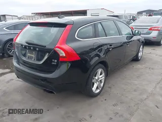 2015 Volvo V60 z VIN YV1612SM8F1222138, wystawiony jako IAAI lot #41212660 z przebiegiem 88 174 mil mil oraz . Historia ofert i sprzedaży dostępna na DreamBid. Obrazek 4.