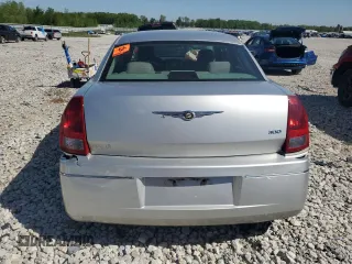 2006 Chrysler 300 z VIN 2C3KA53G26H469479, wystawiony jako Copart lot #57260885 z przebiegiem Nie podano mil oraz Czysty tytuł • Clean title. Historia ofert i sprzedaży dostępna na DreamBid. Obrazek 6.