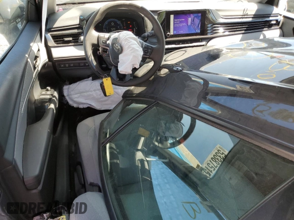 2025 Toyota Camry LE z VIN 4T1DAACK2SU540006, wystawiony jako Copart lot #53387515 z przebiegiem 7 822 mil mil oraz Szkoda całkowita • Salvage title. Historia ofert i sprzedaży dostępna na DreamBid. Obrazek 8.