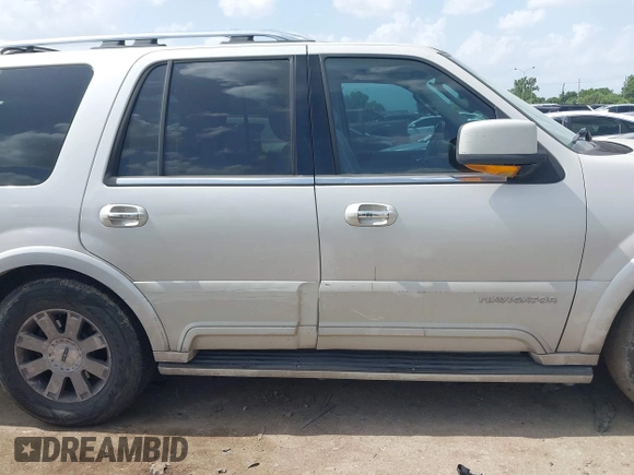 2004 Lincoln Navigator Luxury with VIN 5LMFU27R74LJ35777, listed as a IAAI auction lot 42706528 with 231,014 mi miles and . Bid and sale history available at DreamBid. Image 13.