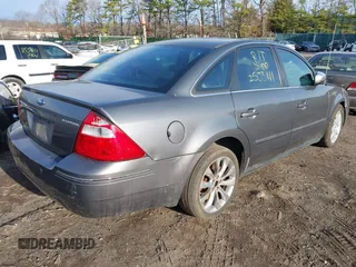 2006 Ford Five Hundred Limited with VIN 1FAHP25126G148023, listed as a IAAI auction lot 41895312 with 999,999 mi miles. Bid and sale history available at carsss.com. Image 4.