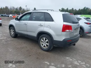 2011 Kia Sorento LX with VIN 5XYKT4A18BG099601, listed as a IAAI auction lot 42156787 with 165,397 mi miles. Bid and sale history available at carsss.com. Image 3.