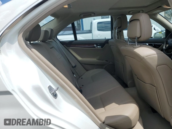 2011 Mercedes-Benz C 300 Sport с VIN WDDGF5EB5BA474565, выставлен на аукционе Copart как лот 61918055 с пробегом 210 410 миль миль и Списание • Salvage title. История ставок и продаж доступна на DreamBid. Изображение 10.