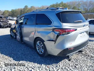 2022 Toyota Sienna Limited with VIN 5TDZRKECXNS136443, listed as a IAAI auction lot 41353097 with 20,568 mi miles and . Bid and sale history available at DreamBid. Image 3.