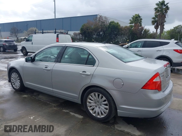 2010 Ford Fusion Hybrid with VIN 3FADP0L31AR406458, listed as a IAAI auction lot 41802042 with 225,678 mi miles. Bid and sale history available at carsss.com. Image 3.