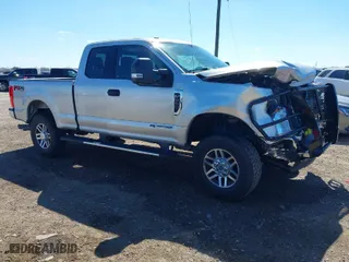2019 Ford Super Duty F-250 SRW XL with VIN 1FT7X2BT1KEE82125, listed as a IAAI auction lot 41651857 with 44,388 mi miles. Bid and sale history available at carsss.com. Image 1.