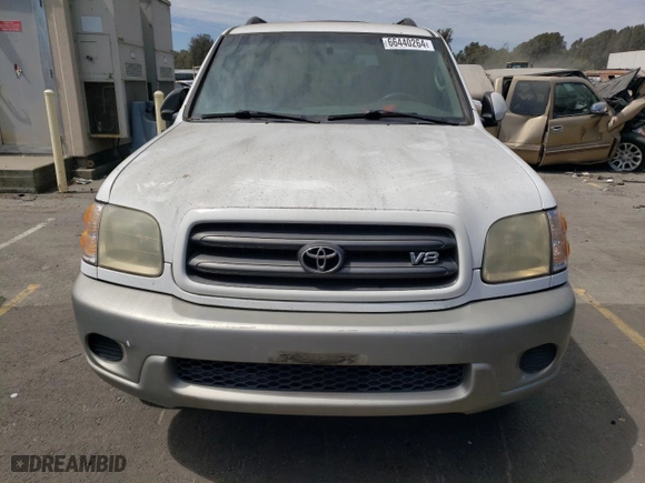 2001 Toyota Sequoia SR5 with VIN 5TDZT34A31S002021, listed as a Copart auction lot 66440264 with 233,006 mi miles and Salvage Title. Bid and sale history available at carsss.com. Image 5.