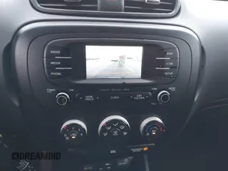 2016 Kia Soul z VIN KNDJN2A25G7342160, wystawiony jako IAAI lot #40857245 z przebiegiem 64 154 mil mil oraz . Historia ofert i sprzedaży dostępna na DreamBid. Obrazek 17.