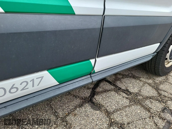 2016 Ford Transit с VIN 1FTYR1YM1GKB55547, выставлен на аукционе IAAI как лот 42515973 с пробегом 123 629 миль миль и . История ставок и продаж доступна на DreamBid. Изображение 5.