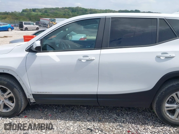 2022 GMC Terrain SLE with VIN 3GKALMEV9NL302604, listed as a IAAI auction lot 41924070 with 48,114 mi miles and . Bid and sale history available at carsss.com. Image 15.