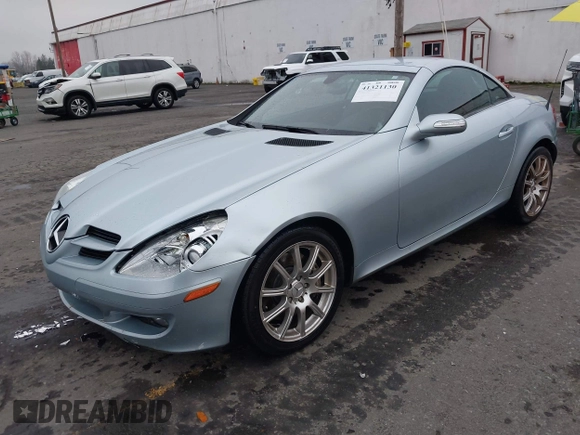 2005 Mercedes-Benz SLK 230/320 z VIN WDBWK56FX5F040781, wystawiony jako IAAI lot #41321130 z przebiegiem 100 319 mil mil oraz . Historia ofert i sprzedaży dostępna na DreamBid. Obrazek 2.