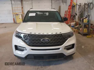 2024 Ford Explorer XLT с VIN 1FMSK8DH3RGA55012, выставлен на аукционе IAAI как лот 42318490 с пробегом 3 248 миль миль и . История ставок и продаж доступна на DreamBid. Изображение 13.