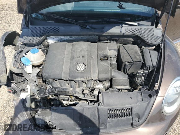 2012 Volkswagen Beetle 2.5L with VIN 3VWHX7AT2CM616099, listed as a Copart auction lot 56421455 with 225,279 mi miles and Salvage title. Bid and sale history available at DreamBid. Image 11.