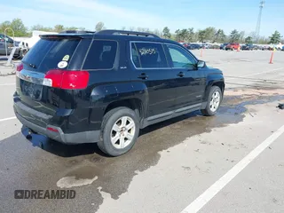 2015 GMC Terrain SLE z VIN 2GKALREK5F6400263, wystawiony jako IAAI lot #42110515 z przebiegiem 174 064 mil mil oraz . Historia ofert i sprzedaży dostępna na DreamBid. Obrazek 4.