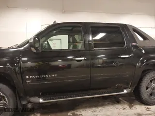 2008 Chevrolet Avalanche LS with VIN 3GNFK12378G169464, listed as a IAAI auction lot 41371639 with 246,490 mi miles. Bid and sale history available at carsss.com. Image 15.