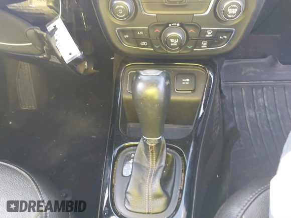 2020 Jeep Compass Limited z VIN 3C4NJCCB7LT170817, wystawiony jako IAAI lot #40180517 z przebiegiem 91 371 mil mil oraz . Historia ofert i sprzedaży dostępna na DreamBid. Obrazek 20.