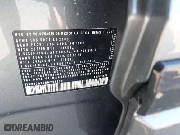 2024 Volkswagen Tiguan SE R-Line Black z VIN 3VV8B7AX0RM231879, wystawiony jako IAAI lot #41924255 z przebiegiem 1 098 mil mil oraz . Historia ofert i sprzedaży dostępna na DreamBid. Obrazek 9.