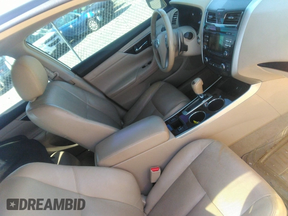 2013 Nissan Altima SV with VIN 1N4BL3AP0DC250670, listed as a IAAI auction lot 41988392 with 133,934 mi miles and . Bid and sale history available at DreamBid. Image 5.