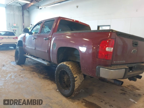 2013 Chevrolet Silverado 1500 LT with VIN 3GCPKSE77DG254204, listed as a IAAI auction lot 41680546 with 213,790 mi miles. Bid and sale history available at carsss.com. Image 3.