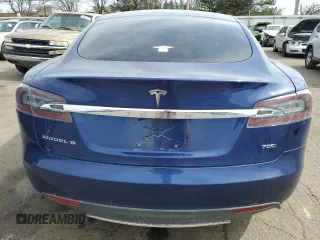 2015 Tesla Model S 85D with VIN 5YJSA1E27FF108017, listed as a Copart auction lot 45326545 with 119,065 mi miles and Salvage Title. Bid and sale history available at carsss.com. Image 6.
