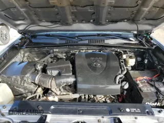 2017 Toyota Tacoma SR5 z VIN 5TFCZ5AN5HX121765, wystawiony jako Copart lot #53449835 z przebiegiem 115 980 mil mil oraz Szkoda całkowita • Salvage title. Historia ofert i sprzedaży dostępna na DreamBid. Obrazek 11.