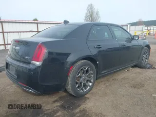 2016 Chrysler 300 with VIN 2C3CCAGG5GH234240, listed as a IAAI auction lot 41997629 with 158,081 mi miles. Bid and sale history available at carsss.com. Image 4.