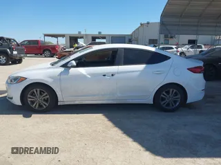 2017 Hyundai Elantra SE z VIN 5NPD84LF7HH129904, wystawiony jako IAAI lot #41837435 z przebiegiem 97 737 mil mil oraz . Historia ofert i sprzedaży dostępna na DreamBid. Obrazek 15.