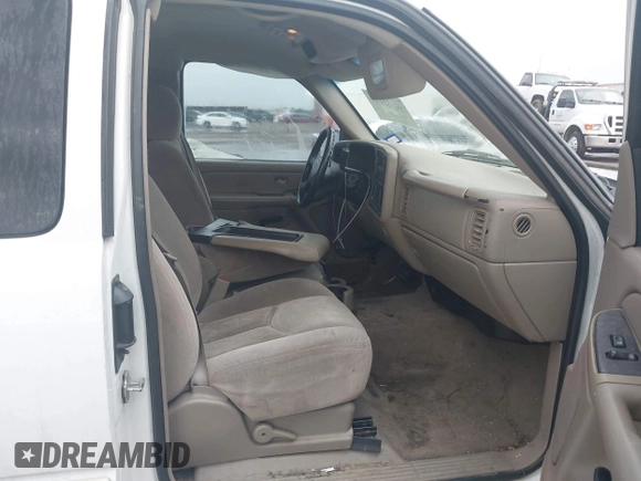 2005 Chevrolet Silverado 1500 with VIN 1GCEC10X15Z119570, listed as a IAAI auction lot 42153173 with Not Provided miles and . Bid and sale history available at DreamBid. Image 5.