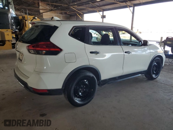 2017 Nissan Rogue S z VIN KNMAT2MT5HP577279, wystawiony jako Copart lot #59328345 z przebiegiem 168 005 mil mil oraz Czysty tytuł • Clean title. Historia ofert i sprzedaży dostępna na DreamBid. Obrazek 3.