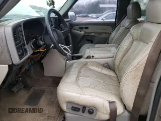 2000 Chevrolet Suburban LT with VIN 3GNFK16T2YG186019, listed as a Copart auction lot 80008534 with 260,589 mi miles and Clean Title. Bid and sale history available at carsss.com. Image 7.