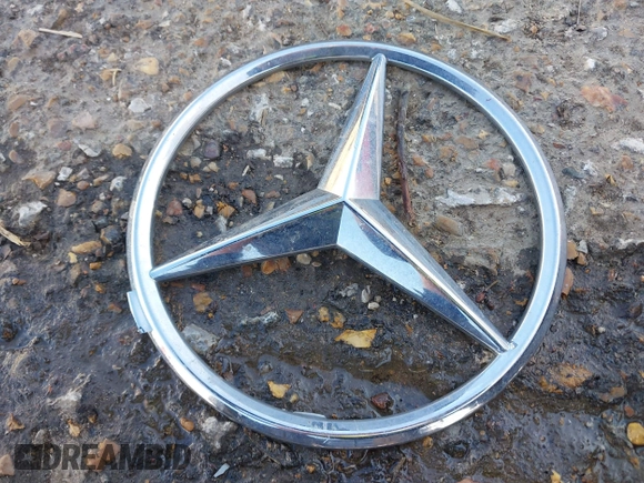 2016 Mercedes-Benz C 300 with VIN 55SWF4JB9GU112726, listed as a IAAI auction lot 41975091 with 110,343 mi miles and . Bid and sale history available at carsss.com. Image 12.