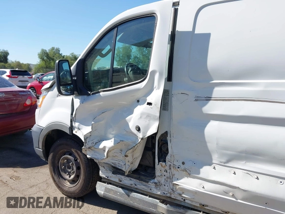 2020 Ford Transit Cargo с VIN 1FTBR1Y86LKB13801, выставлен на аукционе IAAI как лот 42218592 с пробегом 49 415 миль миль и . История ставок и продаж доступна на DreamBid. Изображение 18.