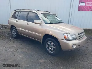 2006 Toyota Highlander w/3rd Row with VIN JTEDP21A960104281, listed as a IAAI auction lot 41809727 with 286,038 mi miles. Bid and sale history available at carsss.com. Image 1.