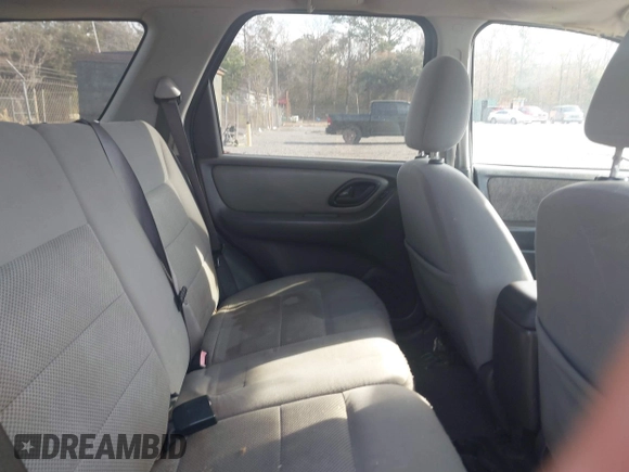 2006 Ford Escape XLT with VIN 1FMYU03Z56KC55074, listed as a IAAI auction lot 41473454 with 164,399 mi miles. Bid and sale history available at carsss.com. Image 8.