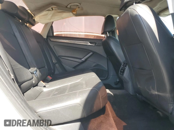 2016 Volkswagen Passat SE с VIN 1VWBT7A35GC024737, выставлен на аукционе Copart как лот 61588285 с пробегом 157 573 миль миль и Списание • Salvage title. История ставок и продаж доступна на DreamBid. Изображение 10.