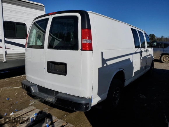 2019 Chevrolet Express Cargo z VIN 1GCWGBFG4K1185639, wystawiony jako Copart lot #88564825 z przebiegiem Nie podano mil oraz Szkoda całkowita • Salvage title. Historia ofert i sprzedaży dostępna na DreamBid. Obrazek 3.
