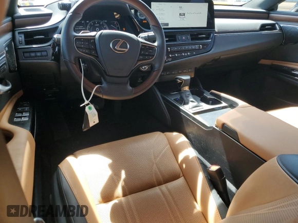 2024 Lexus ES 350 Luxury z VIN 58AEZ1B19RU179379, wystawiony jako Copart lot #47255955 z przebiegiem 10 219 mil mil oraz Szkoda całkowita • Salvage title. Historia ofert i sprzedaży dostępna na DreamBid. Obrazek 8.