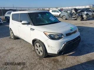 2016 Kia Soul with VIN KNDJN2A21G7840324, listed as a IAAI auction lot 41641329 with 113,801 mi miles. Bid and sale history available at carsss.com. Image 1.
