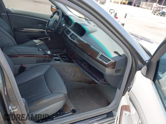 2002 BMW 7 Series 745Li с VIN WBAGN63492DR07257, выставлен на аукционе IAAI как лот 42110565 с пробегом Не указан миль и . История ставок и продаж доступна на DreamBid. Изображение 5.