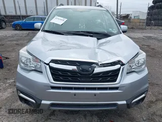 2017 Subaru Forester Premium with VIN JF2SJAEC8HG464589, listed as a IAAI auction lot 41943658 with 62,218 mi miles. Bid and sale history available at carsss.com. Image 12.