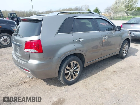 2013 Kia Sorento SX with VIN 5XYKWDA23DG415747, listed as a IAAI auction lot 41995757 with 165,894 mi miles. Bid and sale history available at carsss.com. Image 4.