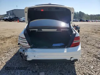 2014 Mercedes-Benz C 300 Sport z VIN WDDGF8AB1EA929598, wystawiony jako Copart lot #57787774 z przebiegiem 115 671 mil mil oraz Szkoda całkowita • Salvage title. Historia ofert i sprzedaży dostępna na DreamBid. Obrazek 6.